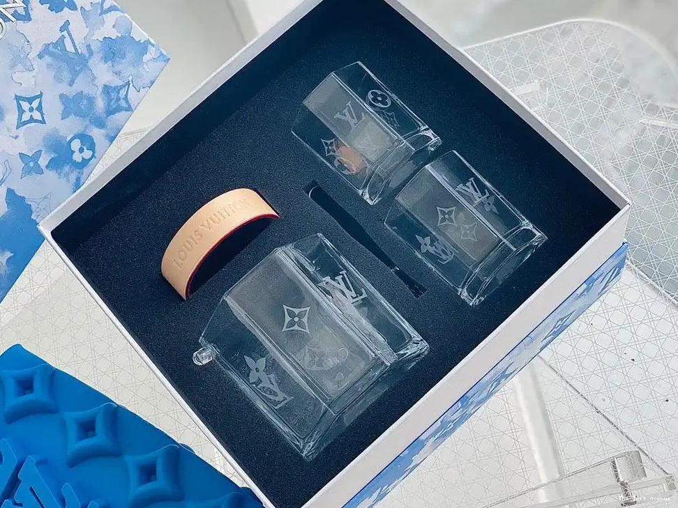 DRINKS SET LV CUSTOM 0617
